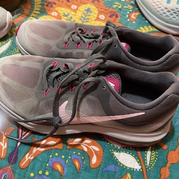 Nikes - Picture 2 of 2